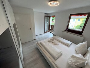 3 soverom, strykejern/-brett, wi-fi og sengetøy