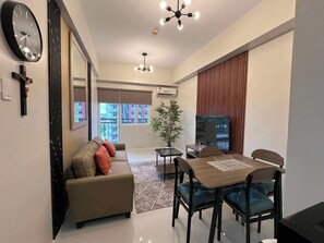 TV - Beautiful exclusive sanctuary in Mactan Cebu, 20 minutes away from the airport. (Lapu-Lapu)