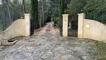 Enceinte de lâhĂ©bergement