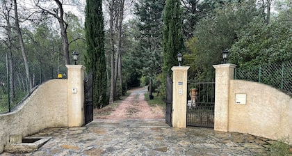 Villa Provencale avec piscine et grand jardin, idéal pour les familles