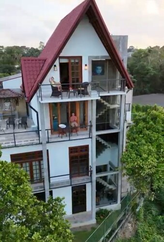 Smart Single Room with Private Toilet