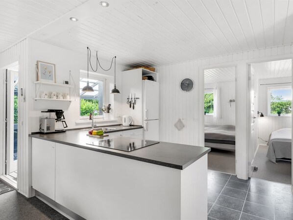 Fridge, microwave, dishwasher, cookware/dishes/utensils