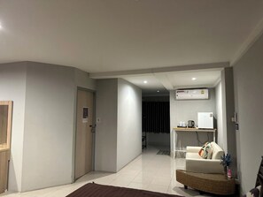 Deluxe Single Room, City View | Free WiFi
