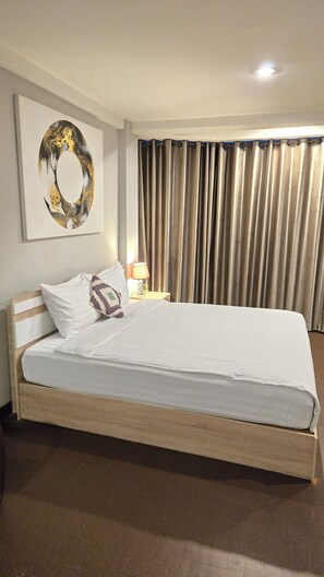Deluxe Single Room, City View | Free WiFi - Take time house (Chiang Mai)