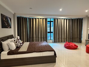 Deluxe Single Room, City View | Free WiFi - Take time house (Chiang Mai)