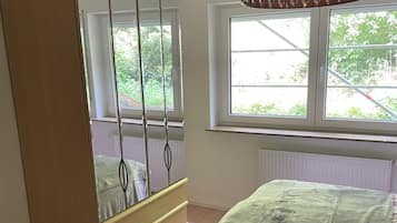 1 bedroom, iron/ironing board, WiFi, bed sheets