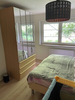 1 makuuhuone, silitysrauta/-lauta, Wi-Fi, vuodevaatteet