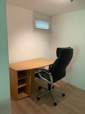 Interior - Entire Apartment in a Quiet Location (Oerlenbach)
