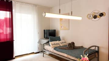 1 bedroom, internet, bed sheets
