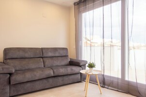 家庭开间套房, 阳台, 海景 | 免费 WiFi