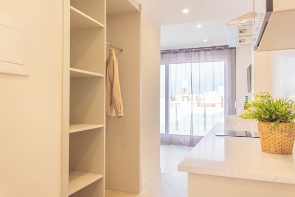 Suite estudio familiar, balcón, vistas al mar | Wifi gratis