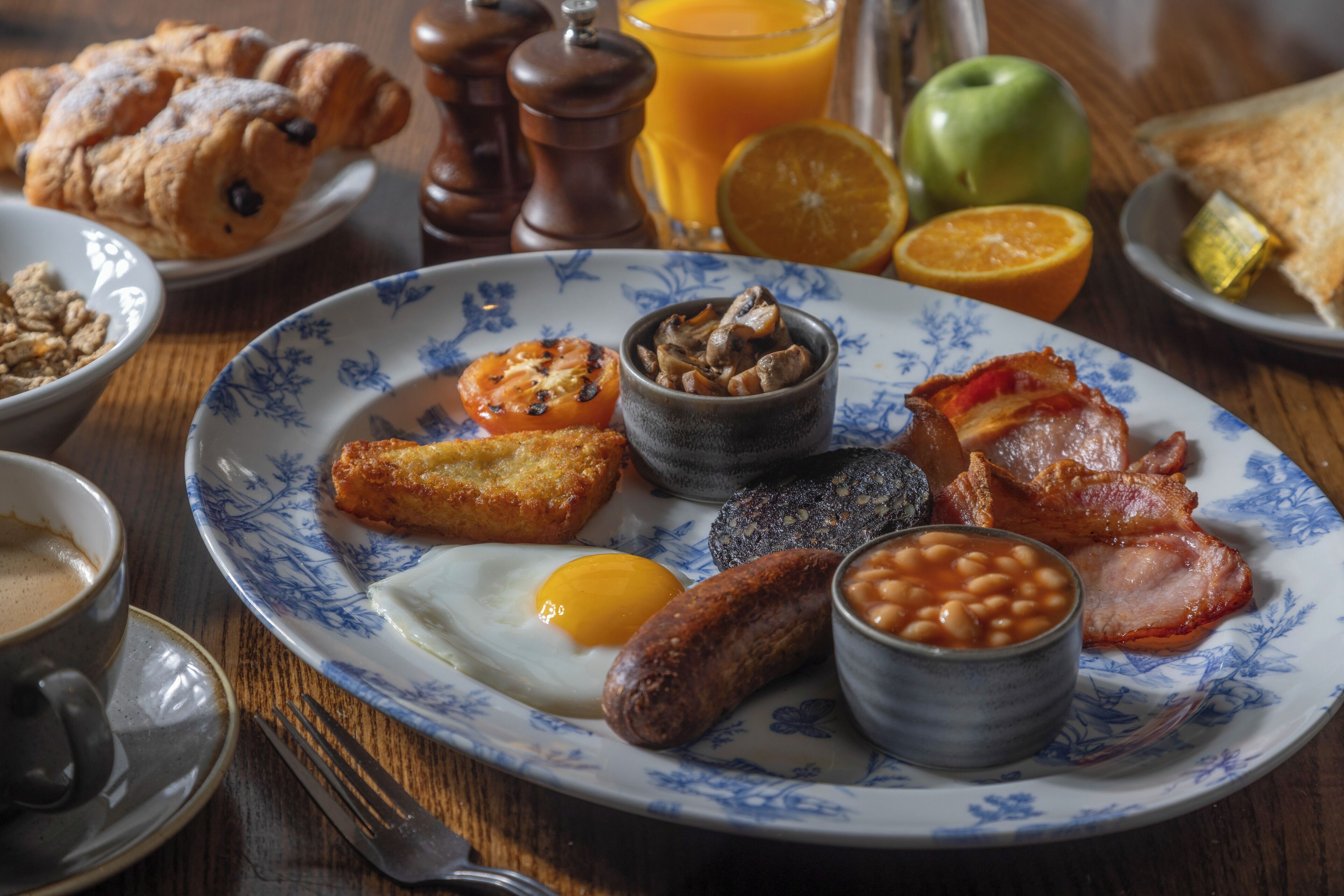 Dagelijks continentaal ontbijt (GBP 11 per persoon)