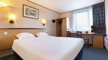 Standard Double Room | Iron/ironing board, free WiFi