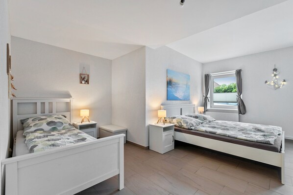 3 bedrooms, WiFi, bed sheets