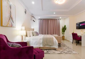 4 bedrooms, iron/ironing board, WiFi