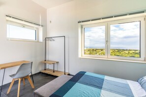 House, 2 Bedrooms