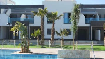 Apartment | Pool | Outdoor pool