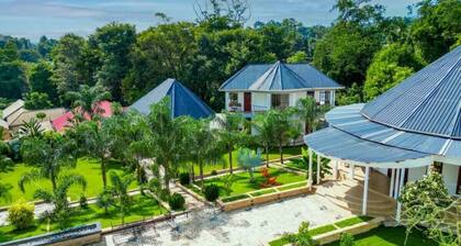 Hellen's Riverside Villas