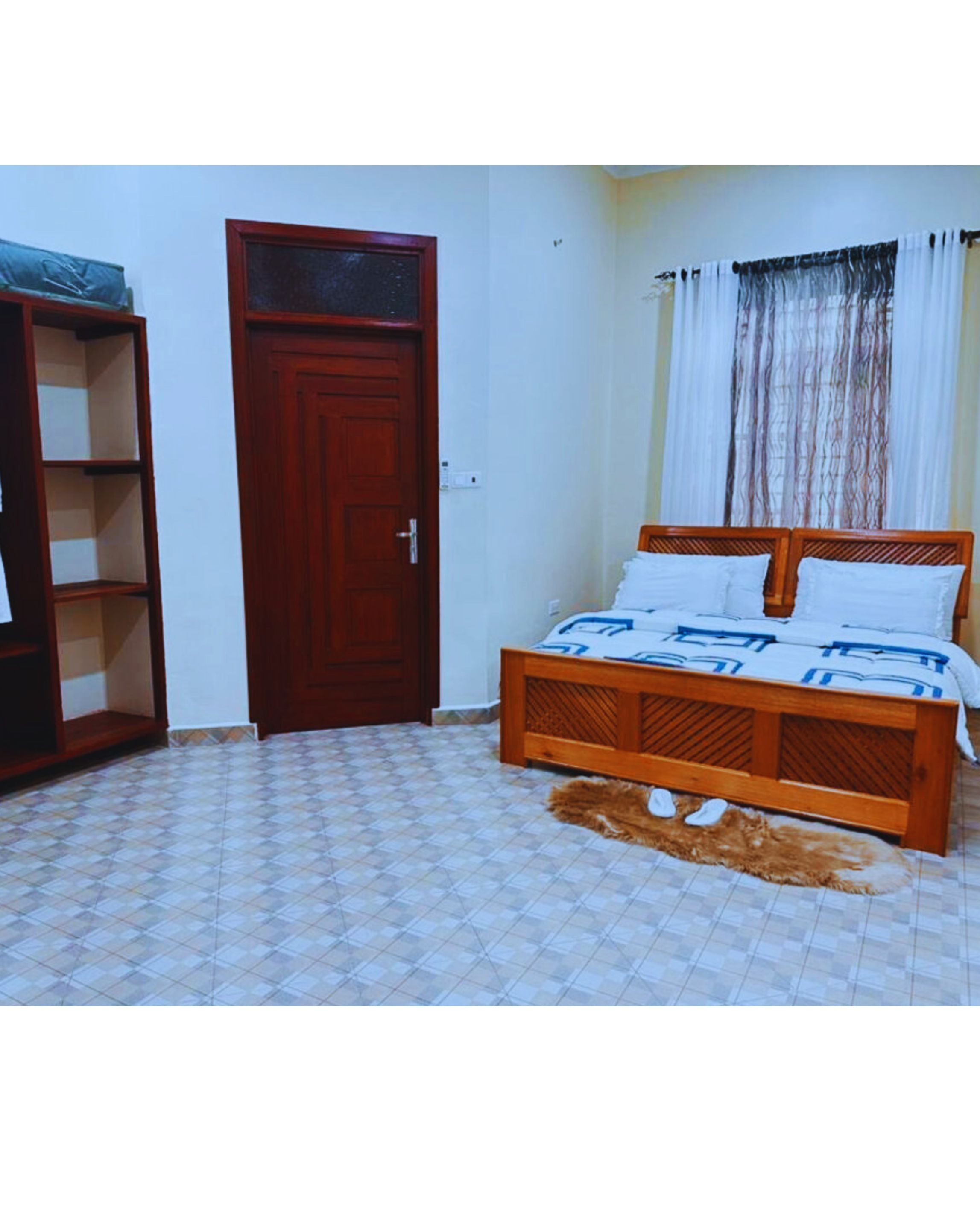 Desk, iron/ironing board, WiFi (free), bed sheets