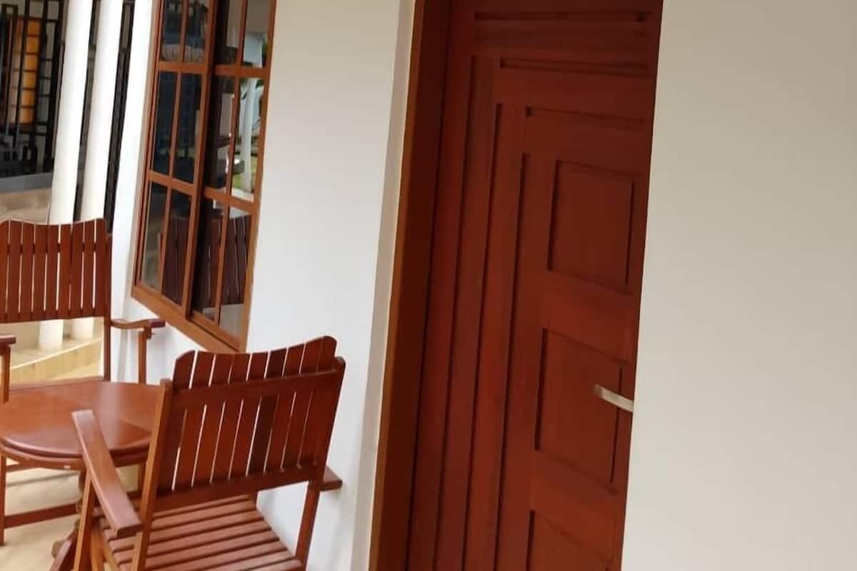 Doppia Deluxe, vista giardino | Una scrivania, ferro/asse da stiro, Wi-Fi gratuito