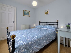 3 bedrooms, travel crib, free WiFi, bed sheets