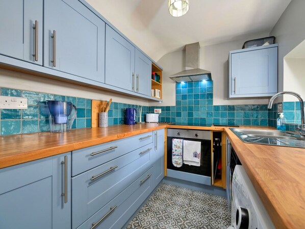 Oven, dishwasher, highchair