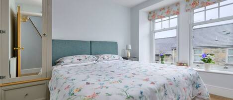 3 dormitoris, un bressol de viatge, wifi gratuïta i roba de llit