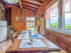 Dining - Stunning  villa for 6 people with WIFI, TV, patio and pets allowed (Traona)