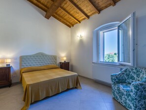 3 間睡房、可攜式嬰兒床、免費 Wi-Fi、床單