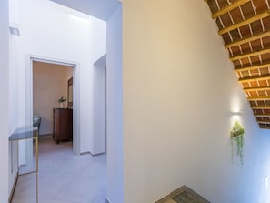 Interior - Lovely apartment for 7 people with WIFI, A/C and pets allowed (Donoratico)