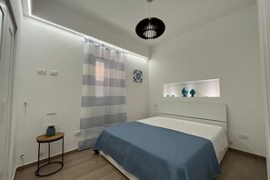 2 bedrooms, bed sheets