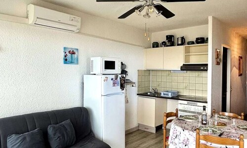 2 Rooms for 4 People