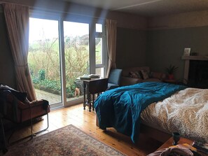 1 Schlafzimmer, BĂŒgeleisen/BĂŒgelbrett, WLAN, BettwĂ€sche