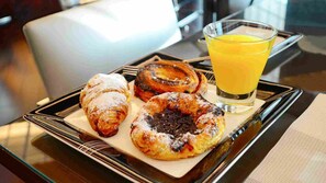 Tägliches kontinentales Frühstück gegen Gebühr