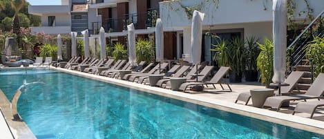 Seasonal outdoor pool