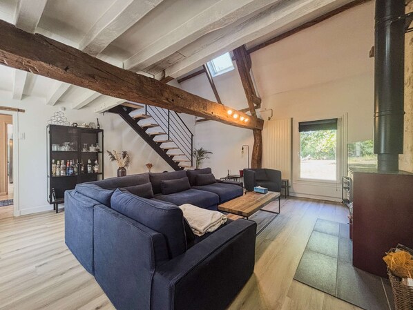 TV, fireplace, DVD player, stereo