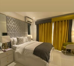 Chambre Classique Double ou avec lits jumeaux, balcon | Espace de travail pour ordinateur portable, Wi-Fi gratuit