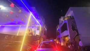 Unclassified image, 3 of 10, button - The Grandeur  (Lagos)