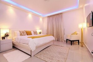 Quadruple Room, Balcony, City View | Laptop workspace, free WiFi - The Grandeur  (Lagos)