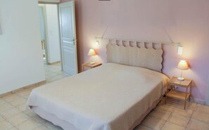2 bedrooms, bed sheets