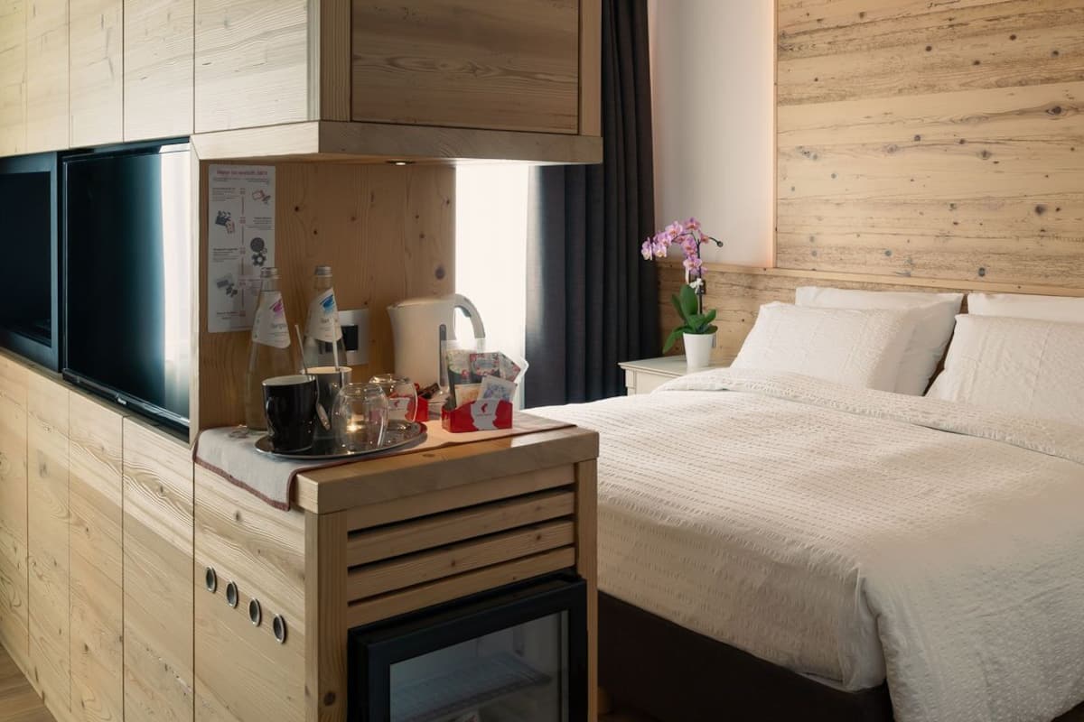Family Room | In-room safe, free WiFi