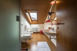Standard Double Room, Balcony | Bathroom - Hotel La Baita (Madonna di Campiglio)