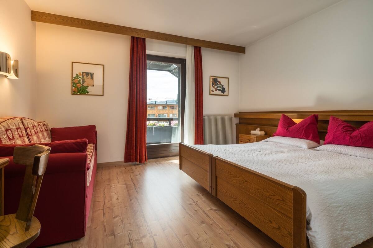 Double or Twin Room, Balcony | In-room safe, WiFi (free)
