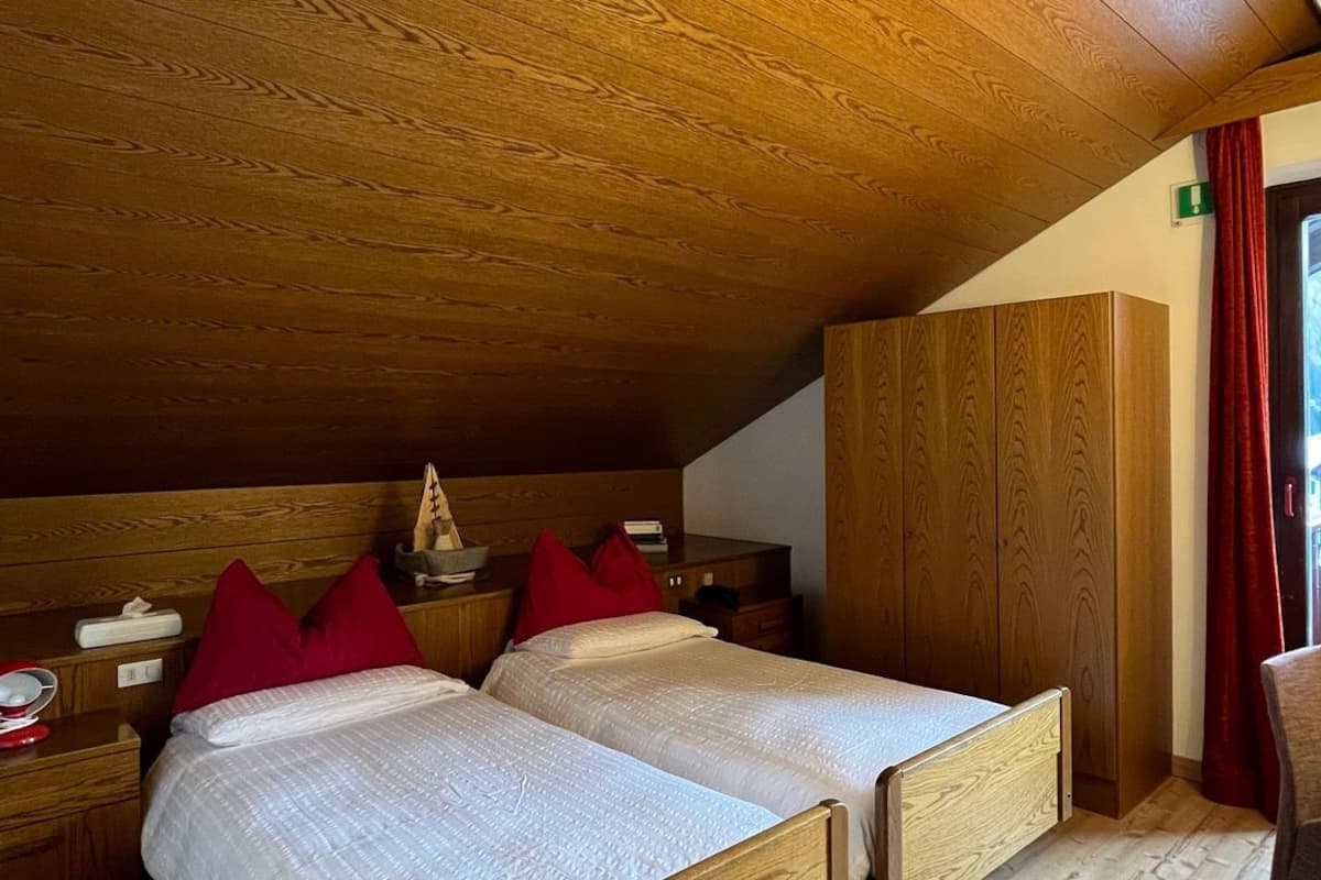 Standard Double Room, Balcony | In-room safe, free WiFi