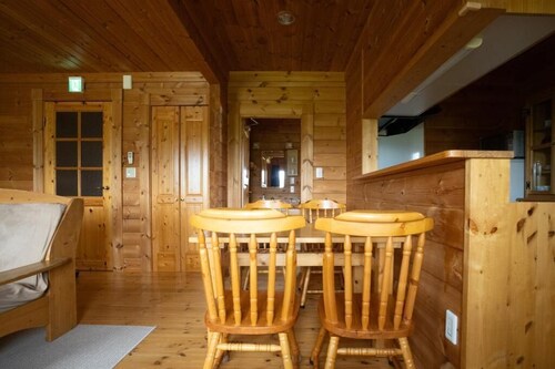 Powder Hut