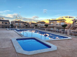 Apartment | Pool | Outdoor pool