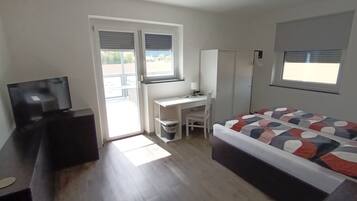 Apartment, 3 Schlafzimmer, Raucher, Balkon | Zimmerausstattung