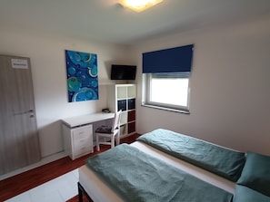 Apartment, 3 Bedrooms, Smoking, Balcony | 3 bedrooms