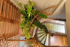 Interior - Charming Private Room with Balcony – Local Homestay with Host Family, Cozy Stay (Tỉnh Thừa Thiên Huế)