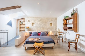 1 bedroom, WiFi, bed sheets